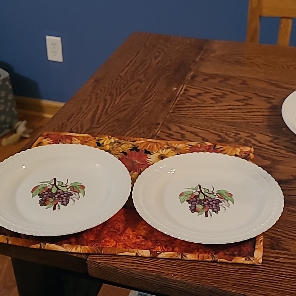 Vintage Copeland Spode Grapes luncheon plates